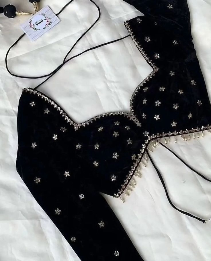 Black Velvet Designer Sweetheart Neck Saree Blouse